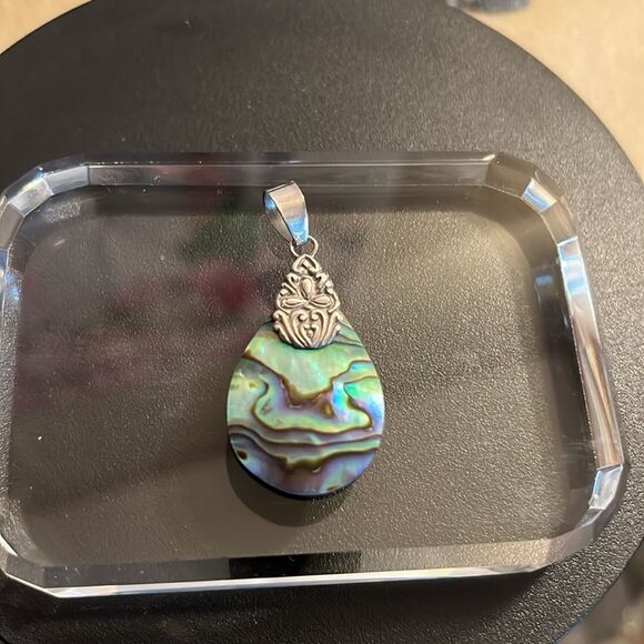 Abalone, teardrop pendant, and sterling silver with sterling silver accents - Picture 5 of 6